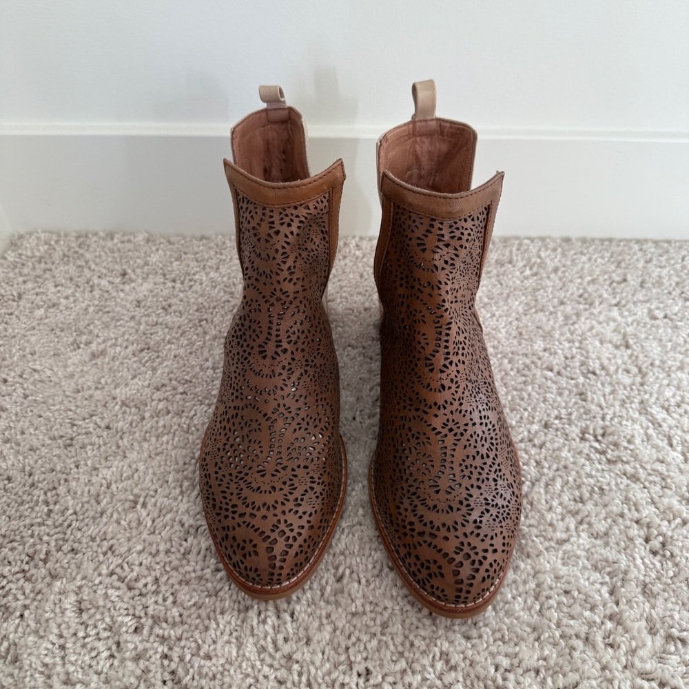 Jeffrey Campbell Oriley Cut Out Booties - Picture 5 of 6